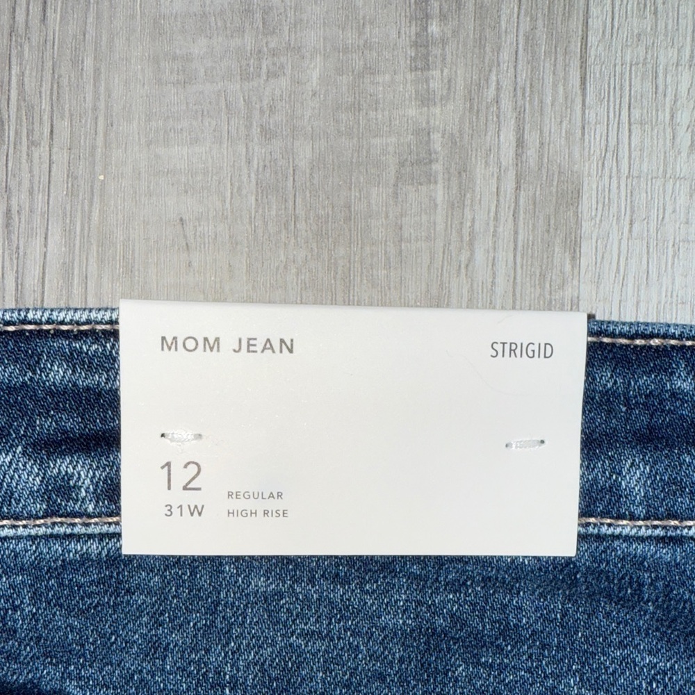 American Eagle Outfitters Ripped Dark Blue Jeans - Picture 6 of 9